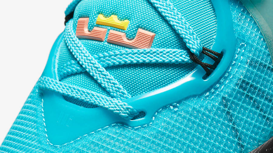 Nike LeBron 19 Polarised Blue DC9338-400 Detail