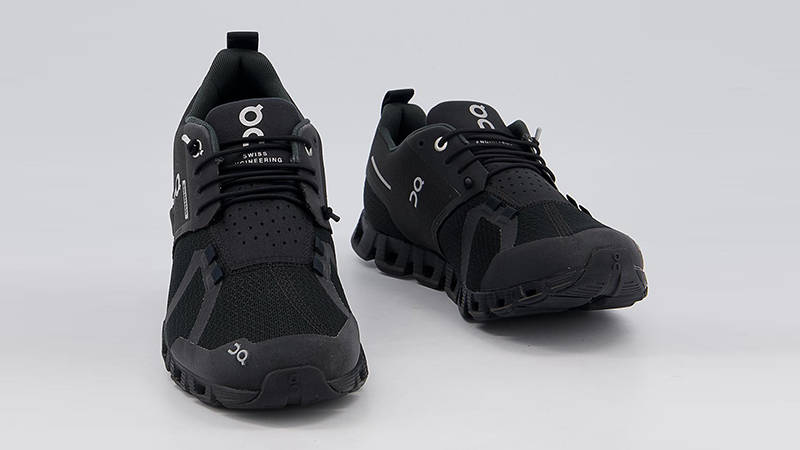On Running Cloud Waterproof Black Lunar Front