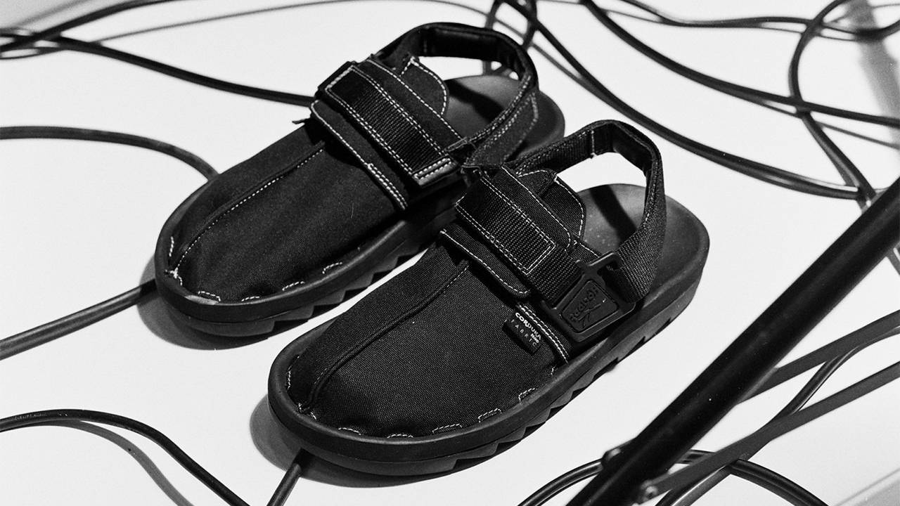 size? x Reebok Beatnik Black Pack