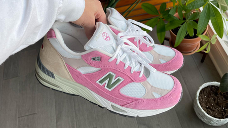 Images of a Paperboy Paris x New Balance 991 Have Surfaced in "Pink" Images of a Paperboy Paris x New Balance 991 Have Surfaced in "Pink"