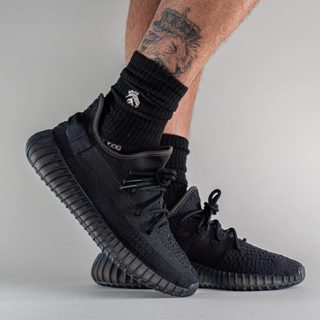 Yeezy Boost 350 V2 Onyx