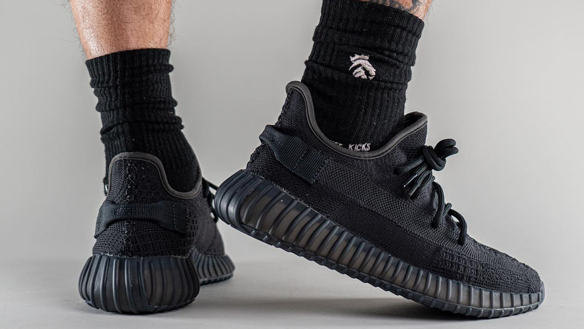 定番大特価 NIKE - adidas YeezyBoost350 V2 ONYX 27.5cmの通販 by ...