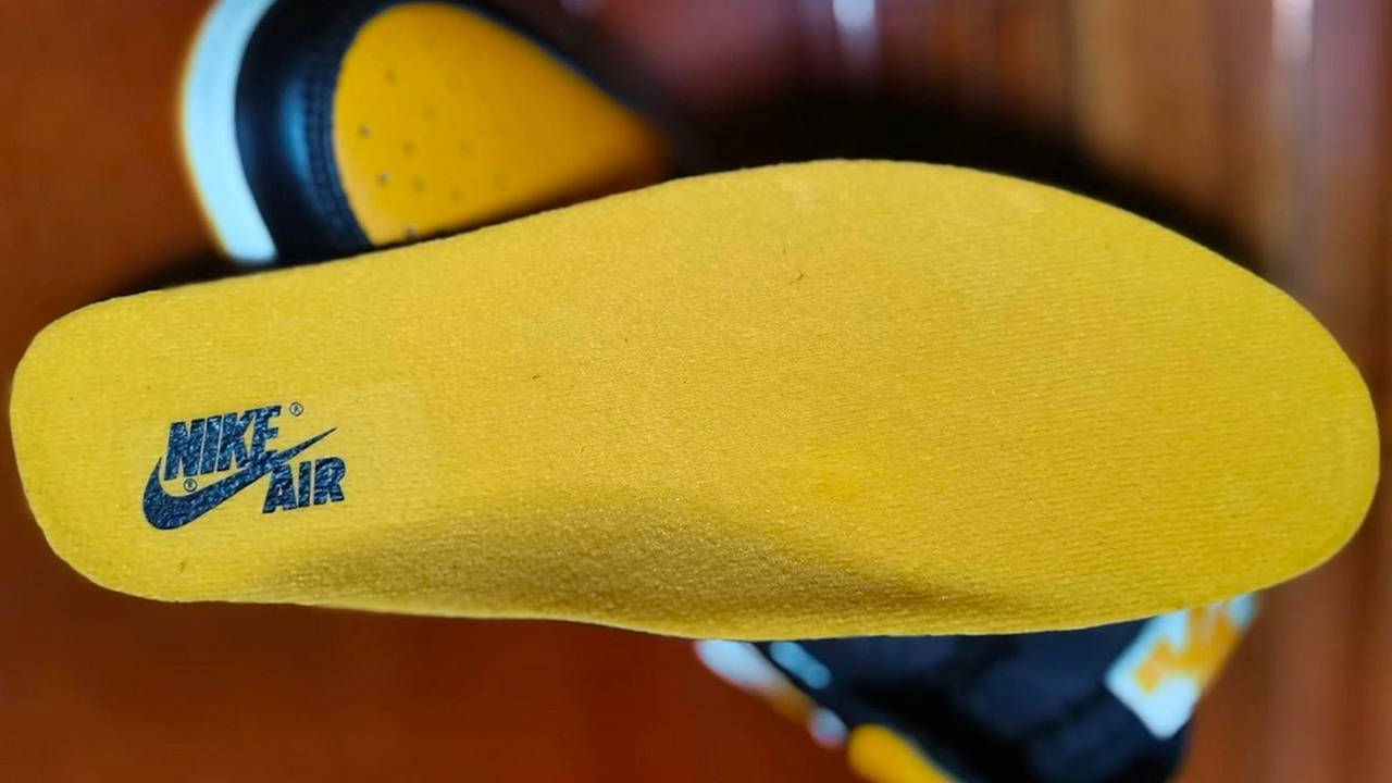 Air Jordan 1 High "Yellow Toe"
