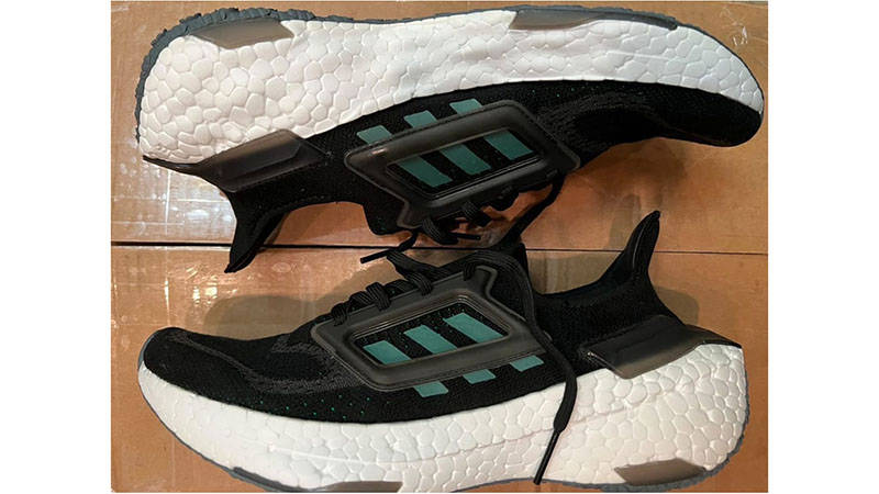 adidas Ultra Boost 23 Black Green Side