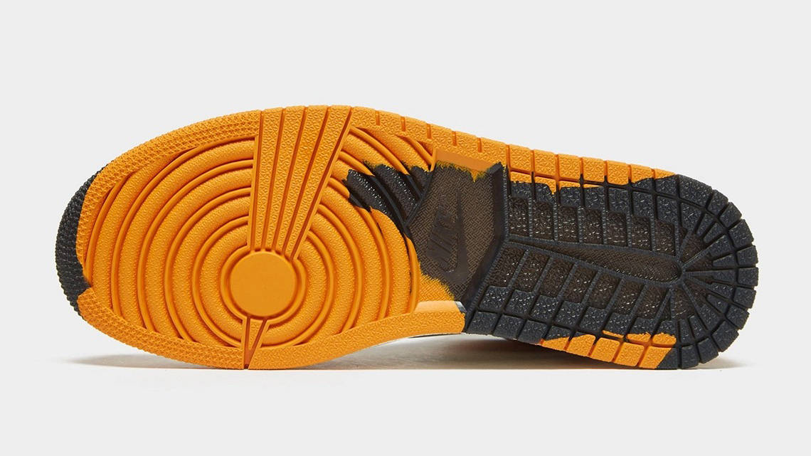 Air Jordan 1 Element GORE-TEX Light Curry Close Up