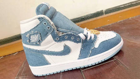 The Air Jordan 1 High OG "Denim" Comes Accessorised with Gold Jewellery The Air Jordan 1 High OG "Denim" Comes Accessorised with Gold Jewellery
