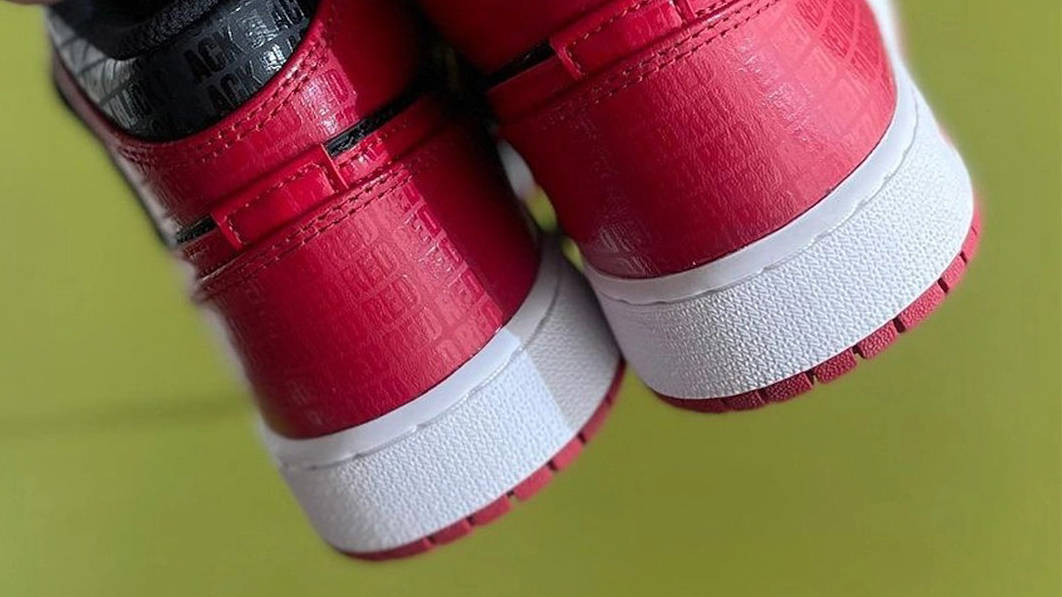 Air Jordan 1 Mid Black Red BRED