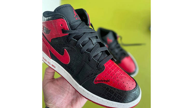 Air Jordan 1 Mid GS Bred Front