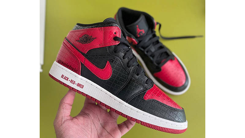 Air Jordan 1 Mid GS Bred Side