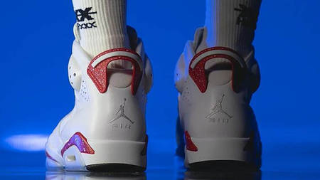 An On-Foot Look at the Air Jordan 6 "Red Oreo" An On-Foot Look at the Air Jordan 6 "Red Oreo"