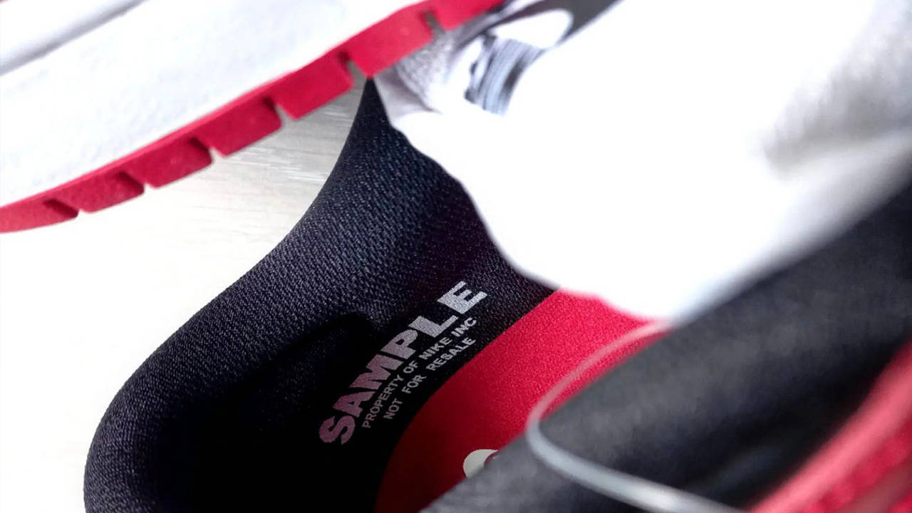 Nike SB Dunk Low "Black Toe"