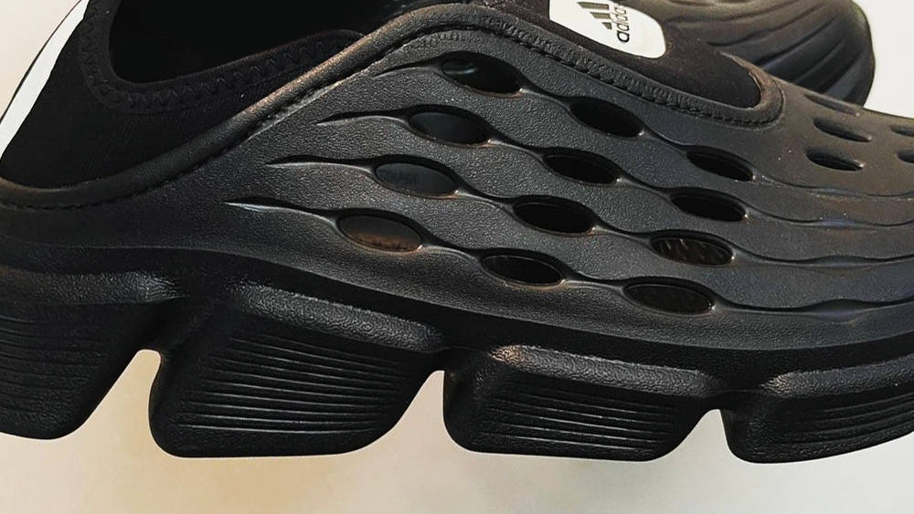 Image via woganwodeyang adidas Clog