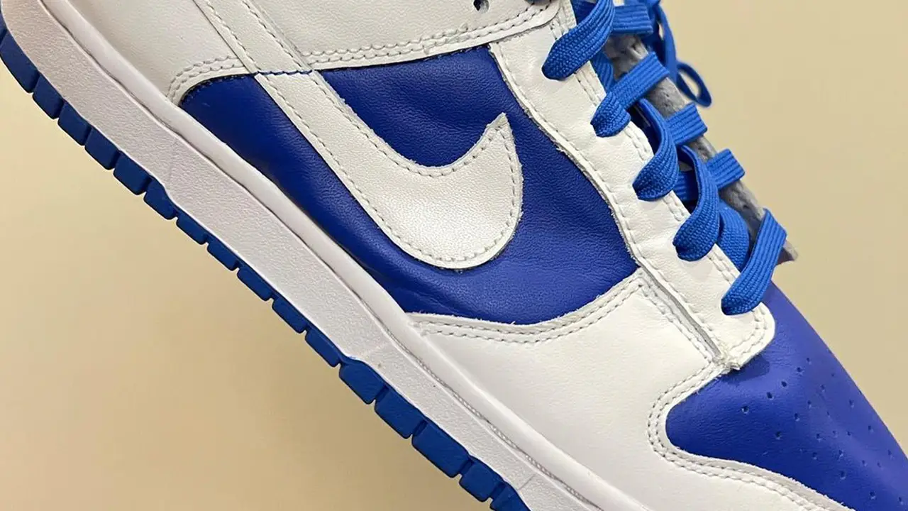 Nike dunk low outlet blue and white collocation