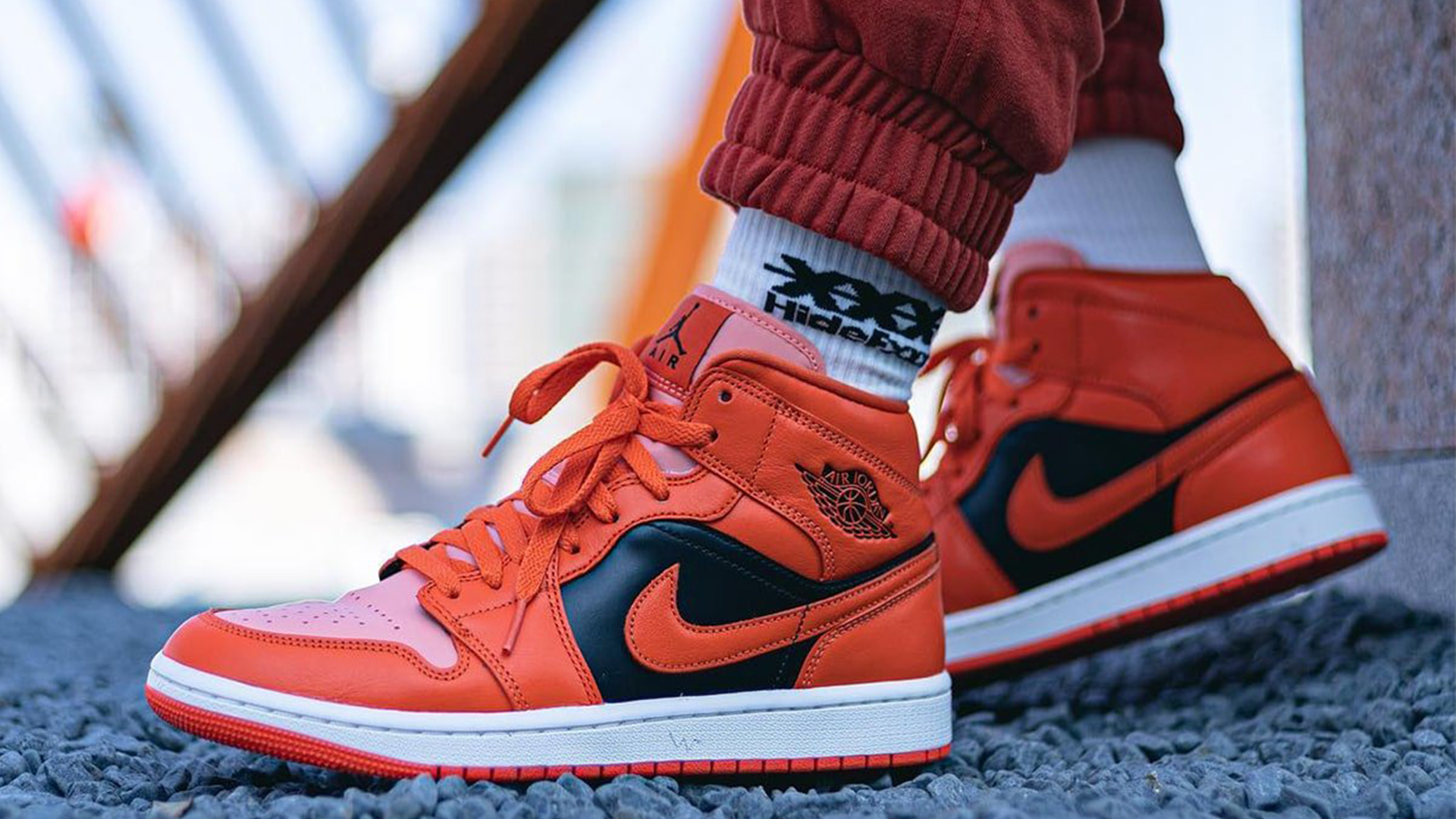 Air Jordan 1 Mid “Orange Black”