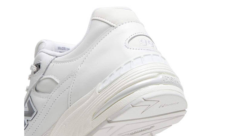 New Balance 991 Triple White heel