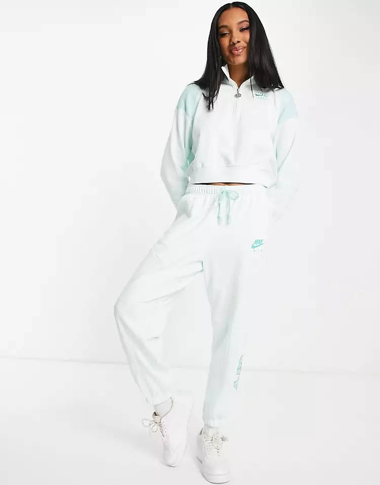 nike fluffy quarter zip