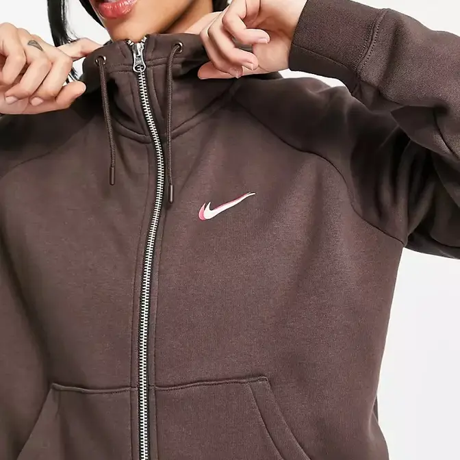 Cropped nike hotsell zip up