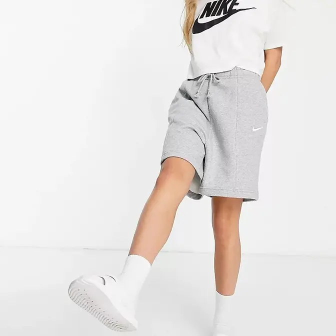 Mini short nike hotsell