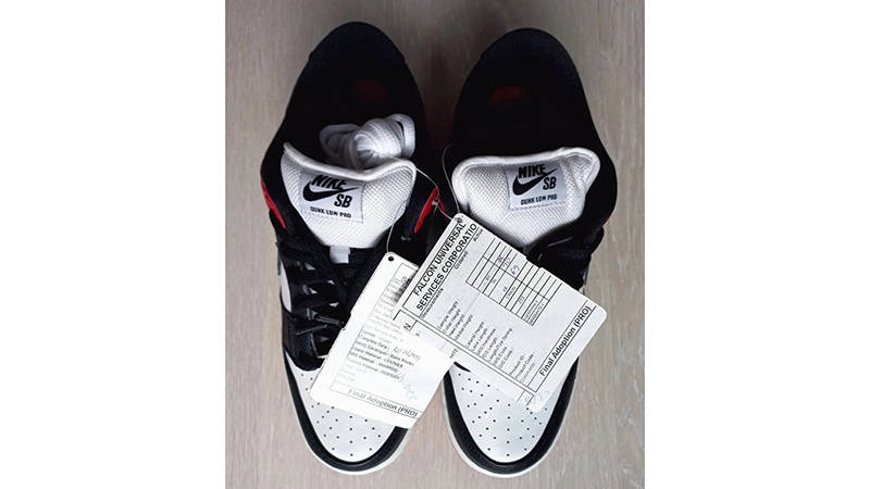 Nike SB Dunk Low Black Toe Top 2