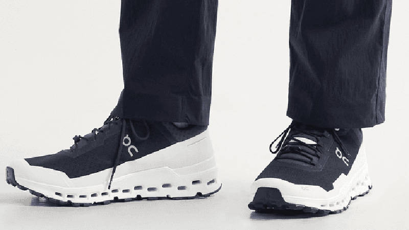 On Running Cloud Ultra Black White on foot