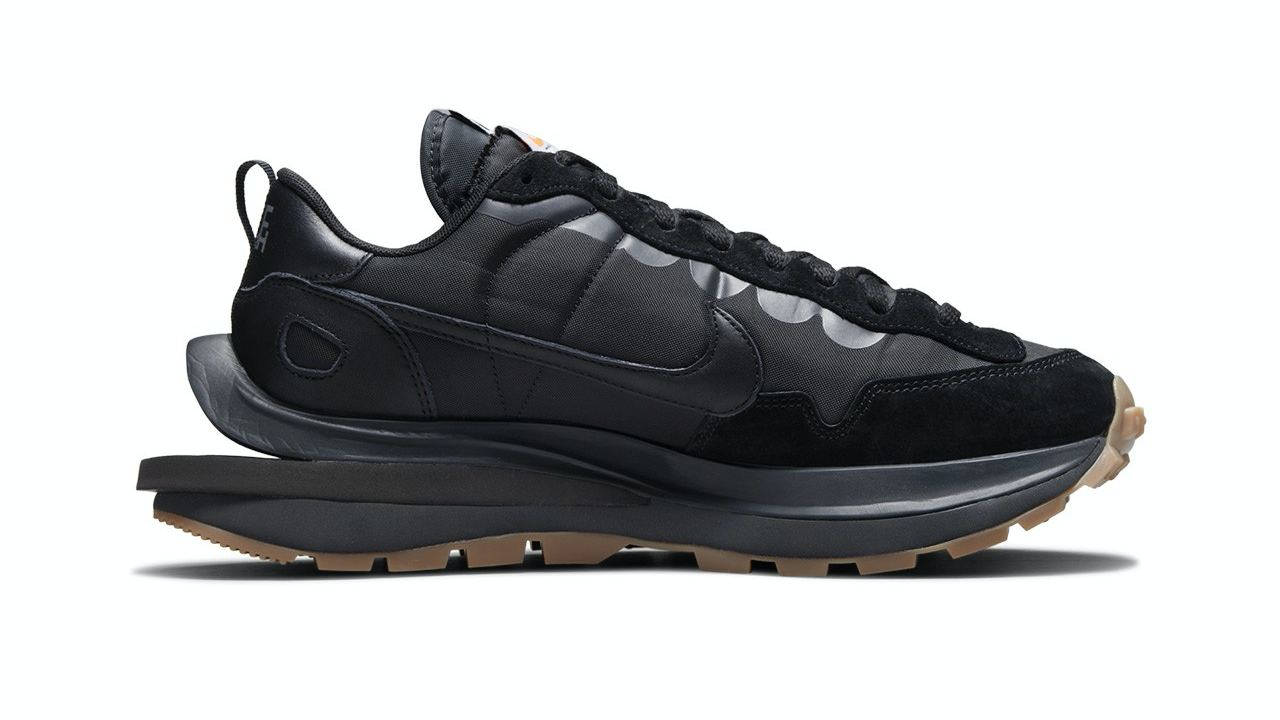 sacai x nike vaporwaffle black gum 2