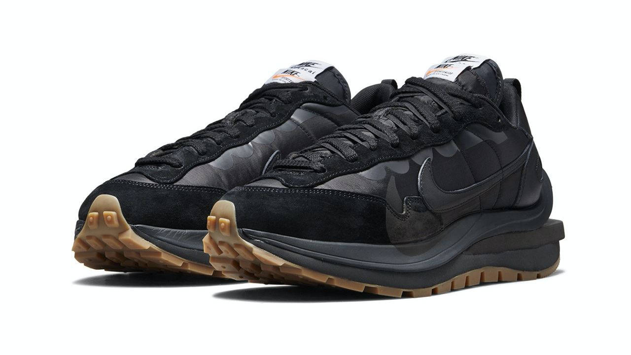 sacai x nike vaporwaffle black gum 3