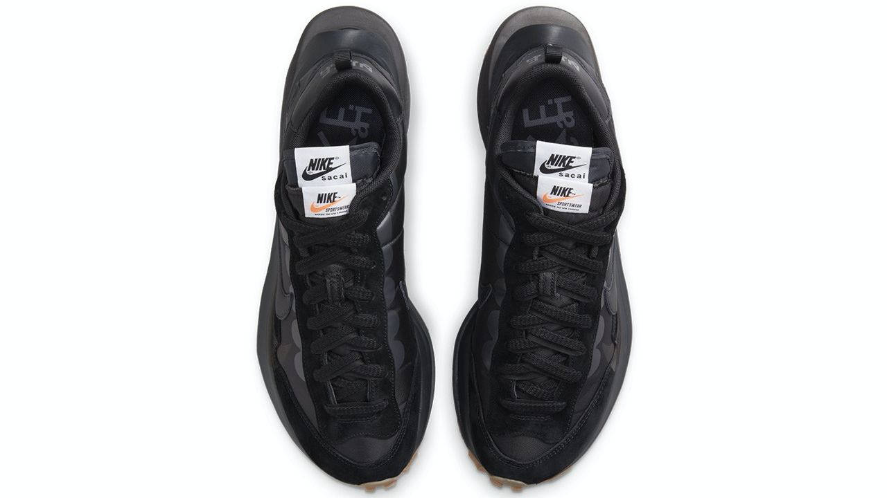 An vapor waffle black Official Look at the sacai x Nike VaporWaffle "Black Gum" | The
