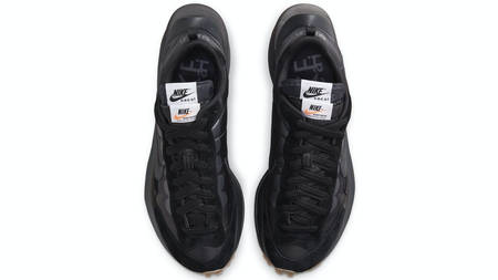 An Official Look at the sacai x Nike VaporWaffle "Black Gum" An Official Look at the sacai x Nike VaporWaffle "Black Gum"