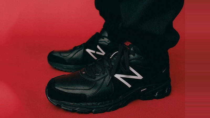 New balance store black panther 990