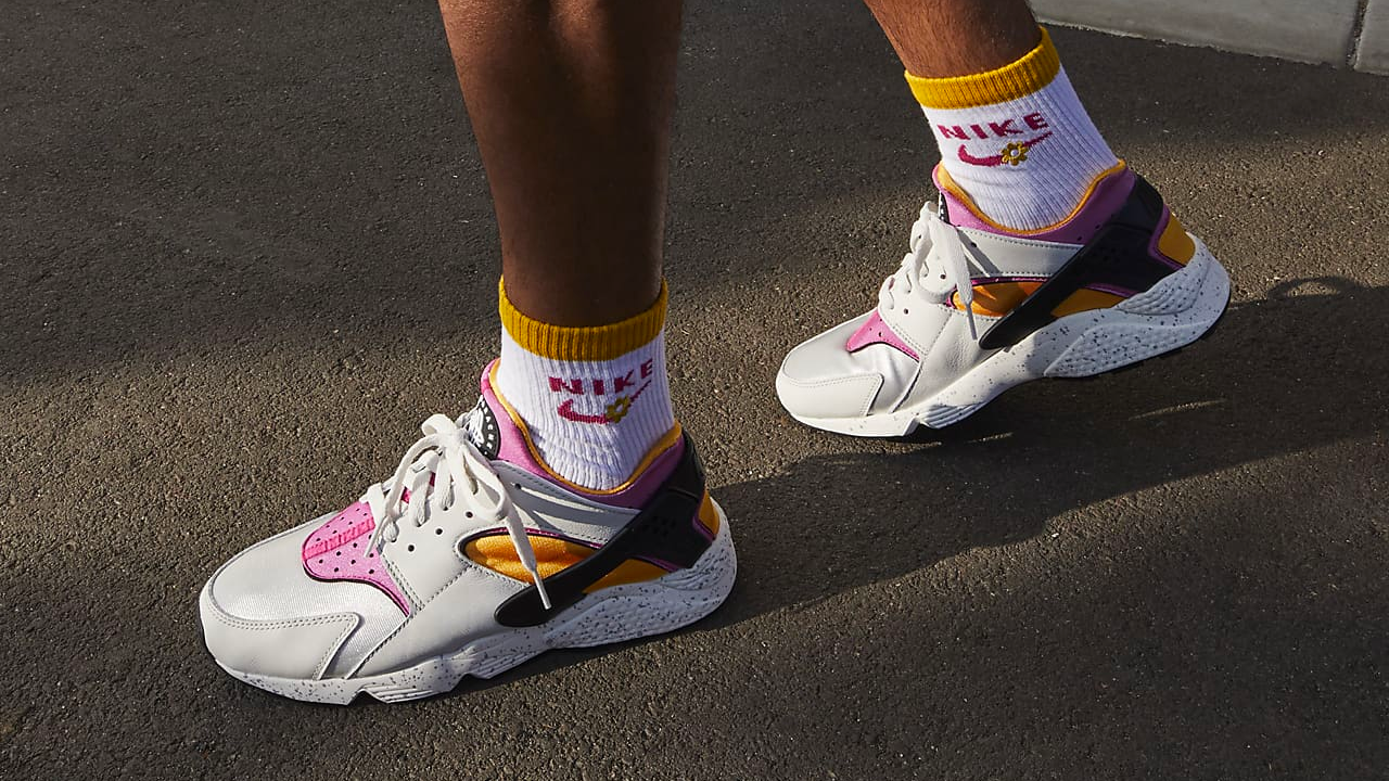 Find That Loving Feeling in Nike's Valentines Day 2022 Sale!