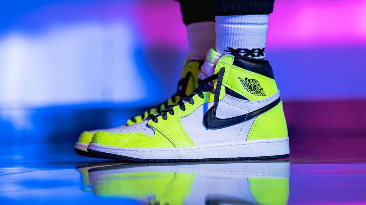 Air Jordan 1 High OG "Volt"