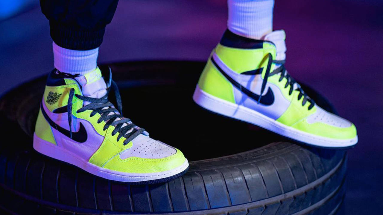 Air Jordan 1 High OG "Volt"
