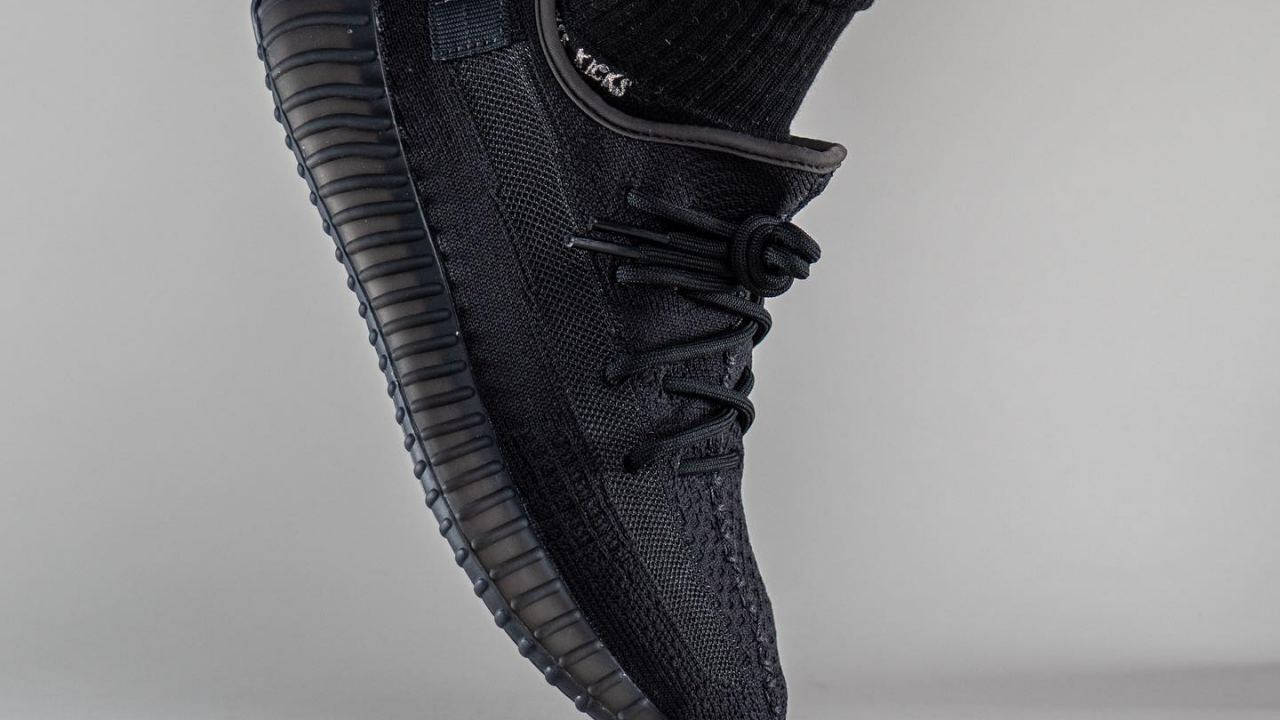 yeezy boost 350 v2 onyx 2