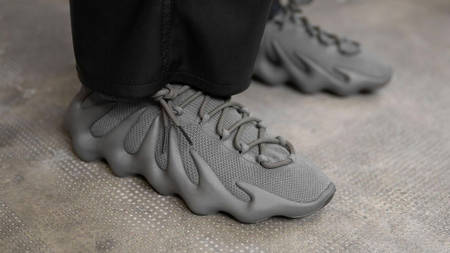 Here's Your Best Chance to Cop the Yeezy 450 "Cinder"! Here's Your Best Chance to Cop the Yeezy 450 "Cinder"!