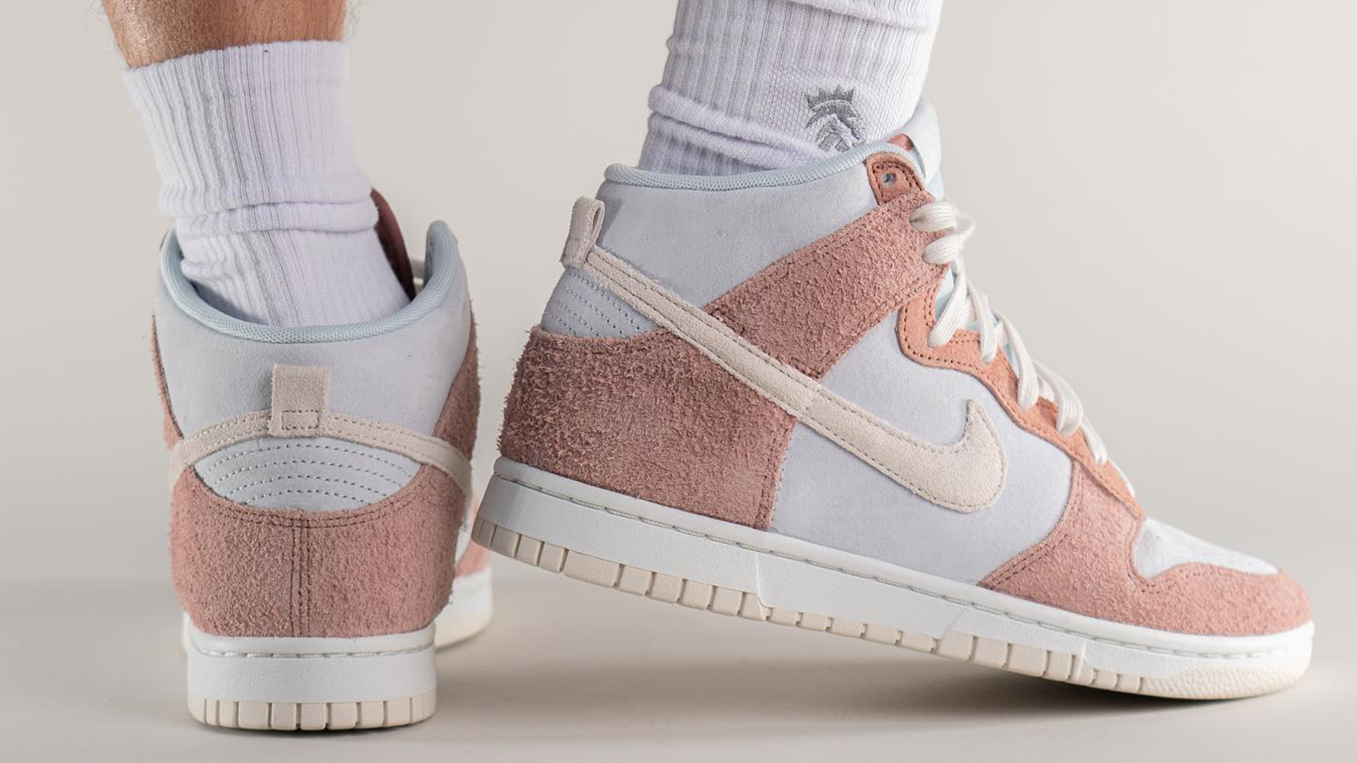 Dunk High Fossil Rose Yankee 2