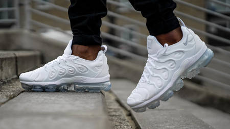 You Need These Heatwave-Ready Swoosh Sneakers in Your Rotation Right Now!
