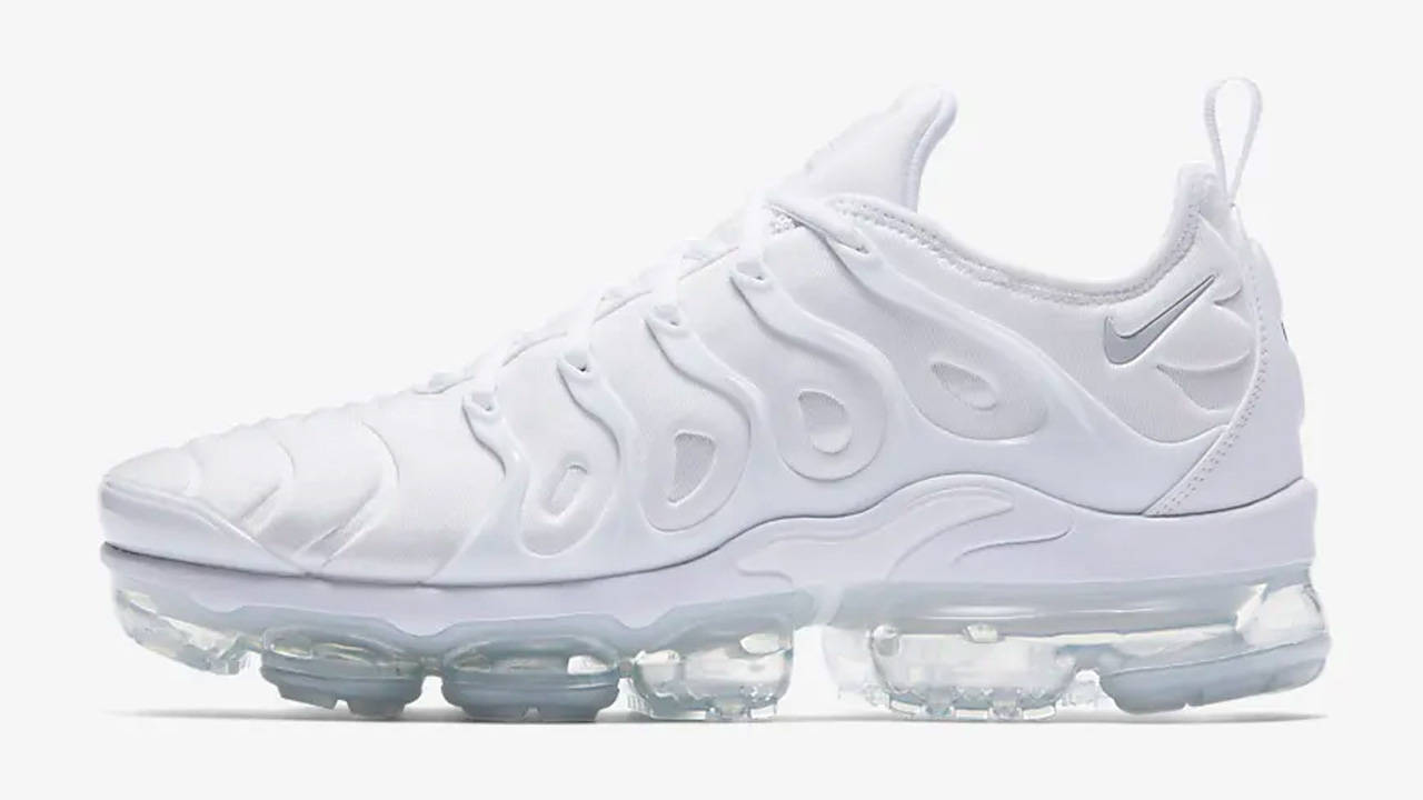 You Need These Heatwave-Ready Swoosh Sneakers in Your Rotation Right Now!