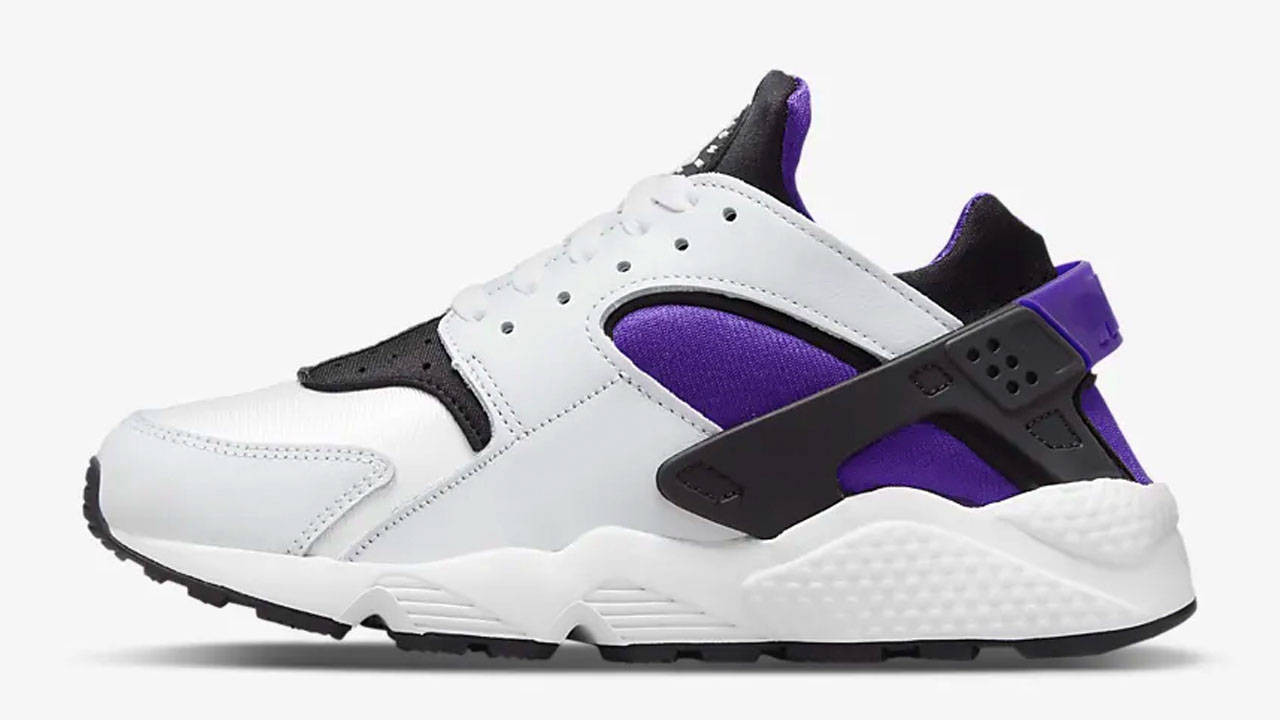 These Air Huaraches Are Now Cheaper Than Ever at the Nike Spring Sale!