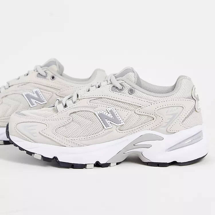 New Balance 725 Cream