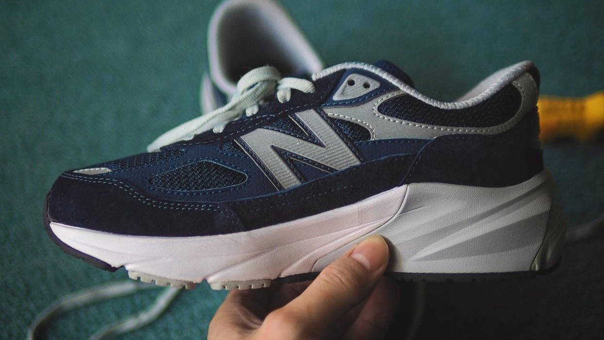 New Balance 990v6 Navy Colourway