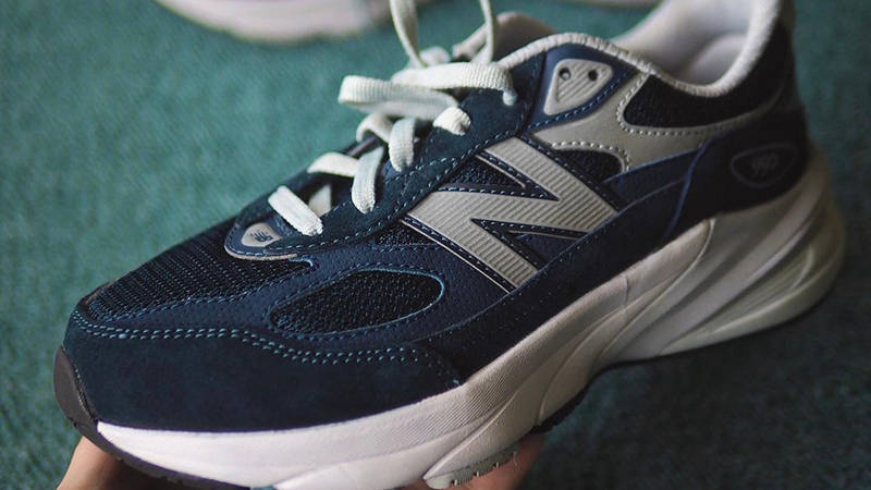 New Balance 990v6 Navy SIde