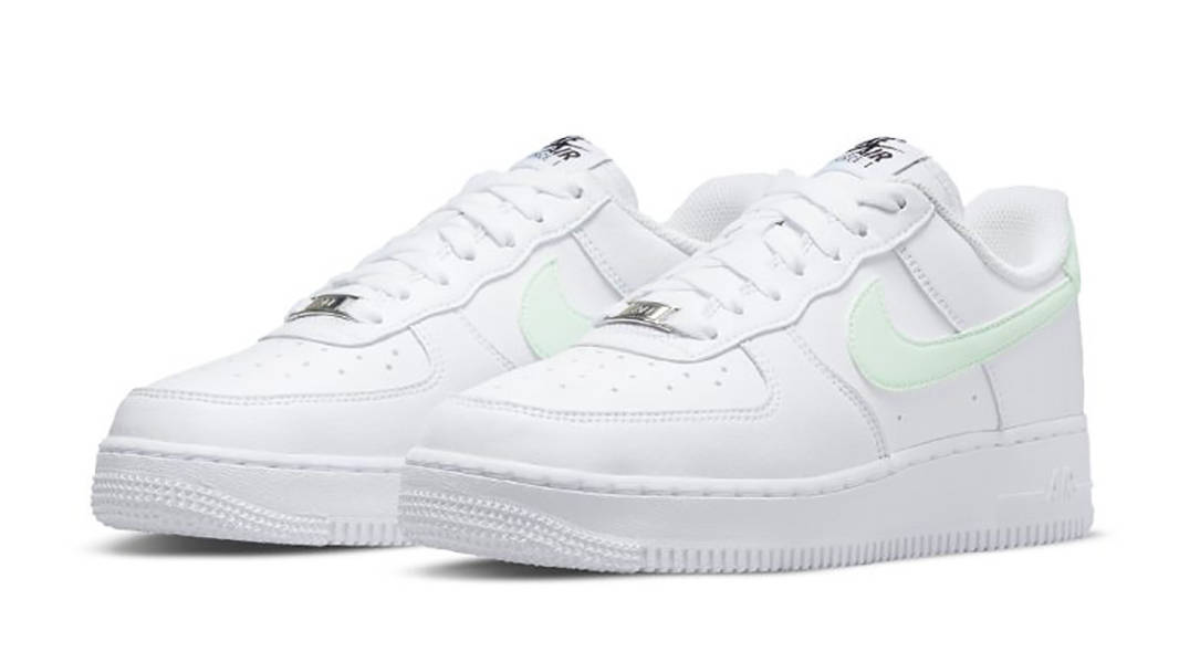Nike Air Force 1 Next Nature Light Lime