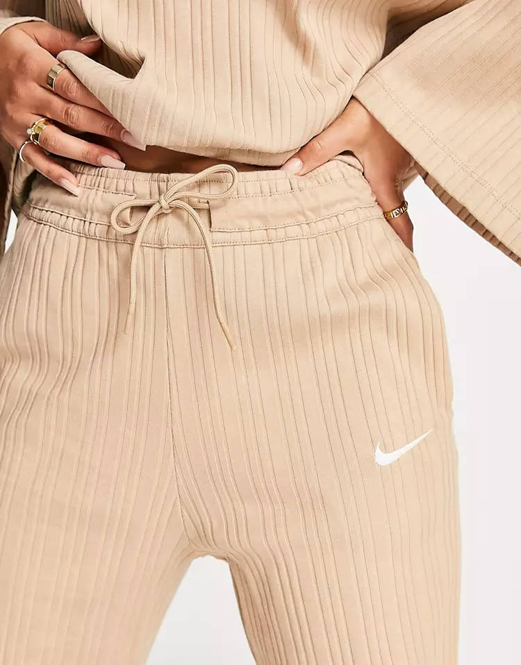 Nike beige wide online leg joggers