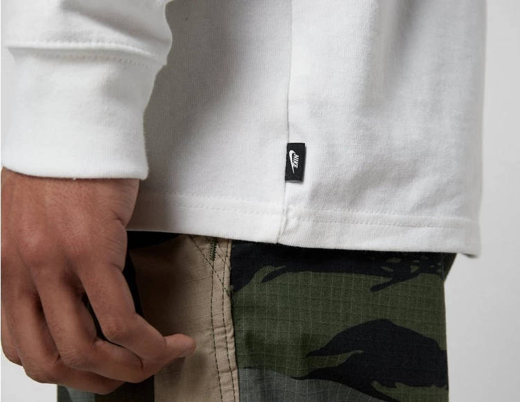 Nike Premium Essential Long Sleeve T-Shirt Detail 3