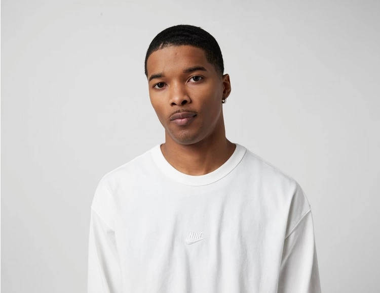 Nike Premium Essential Long Sleeve T-Shirt Detail