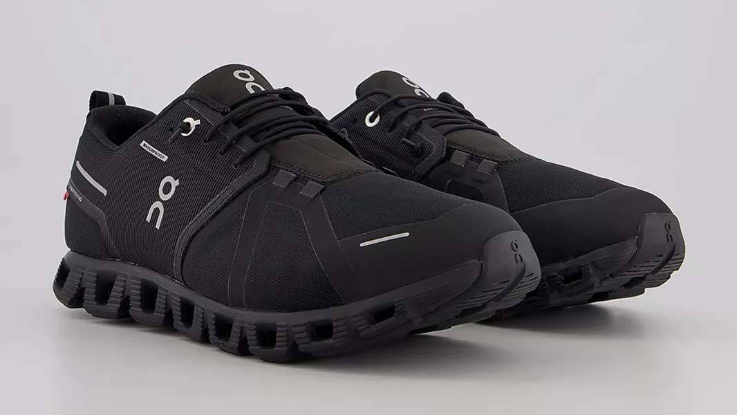 On Running Cloud 5 Waterproof Black Front