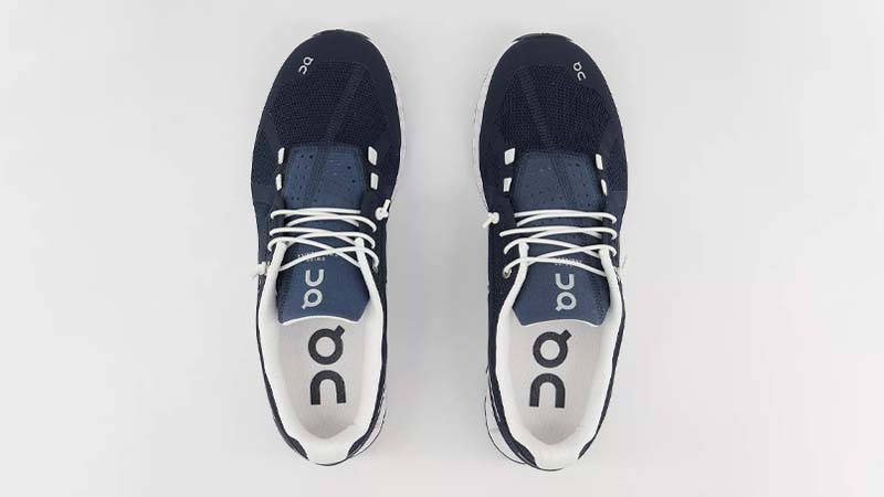 On Running Cloud Navy White Middle
