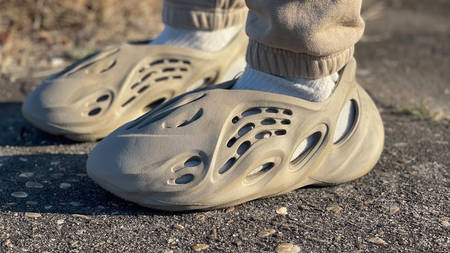 Here's Your Best Chance to Cop the Yeezy Foam Runner "Mist" & "Stone Sage"! Here's Your Best Chance to Cop the Yeezy Foam Runner "Mist" & "Stone Sage"!