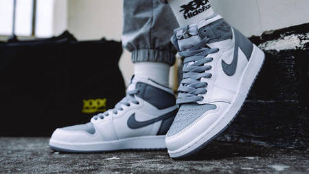 The Air Jordan 1 High OG "Stealth" Goes Covert The Air Jordan 1 High OG "Stealth" Goes Covert