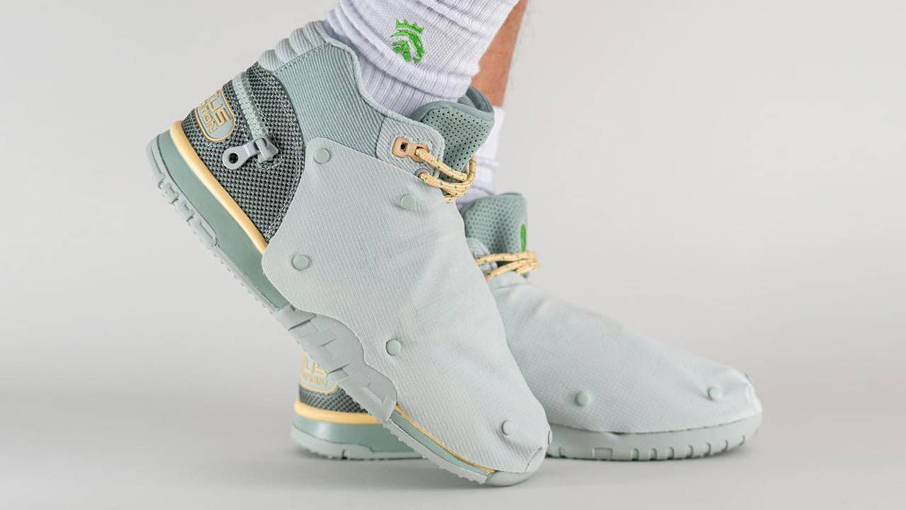 Travis Scott x Nike Air Trainer 1 SP "Grey Haze"